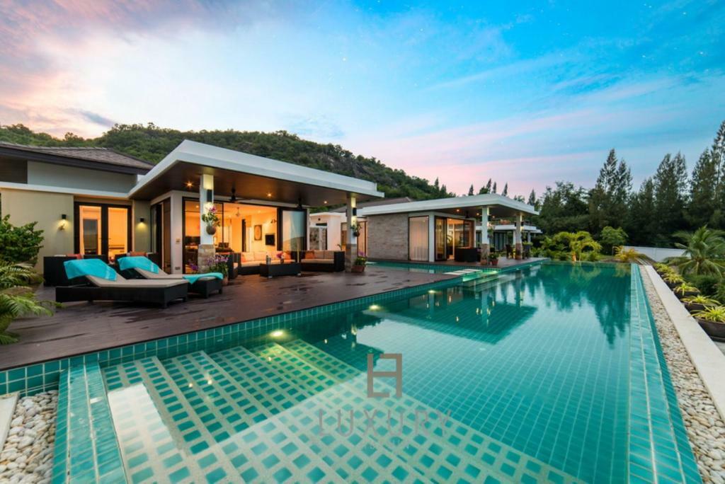5 Bedroom Amazing Pool Villa In Resort Ts1 HHQ Eksteriør billede